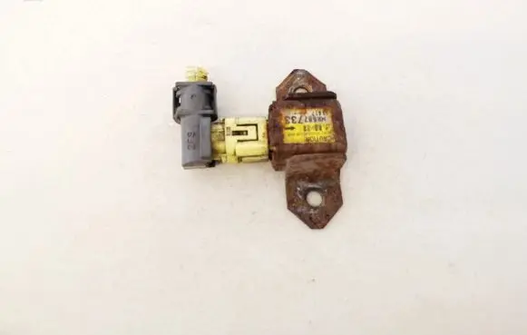 Mitsubishi Outlander Airbag deployment crash/impact sensor mr587733