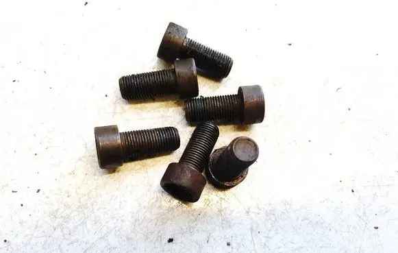 Volkswagen PASSAT B6 Nuts/bolts 