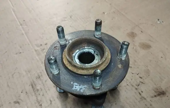 Peugeot 4007 Rear wheel hub