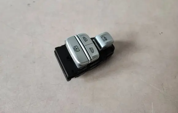 BMW 7 G11 G12 Electric window control switch 9382504