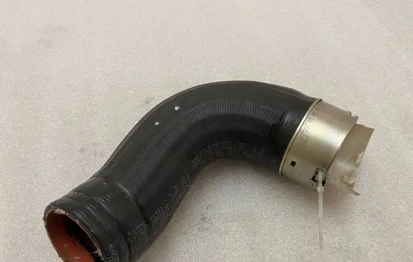 Volvo XC90 Intercooler hose/pipe 31370095