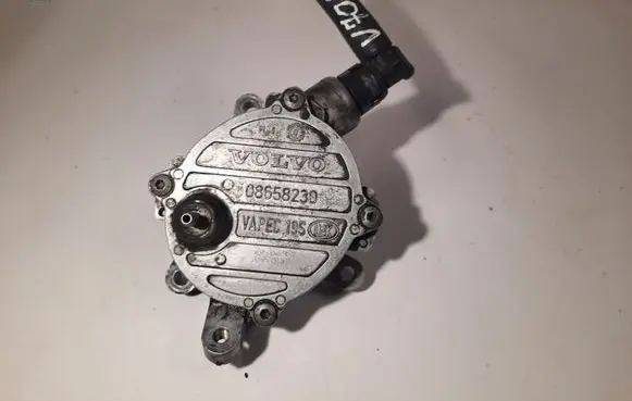 Volvo V70 Vacuum pump 08658230