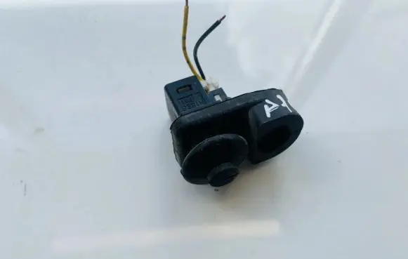 Subaru Legacy Front door sensor 