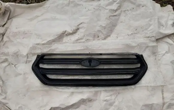 Ford Kuga II Front bumper upper radiator grill GV448200A