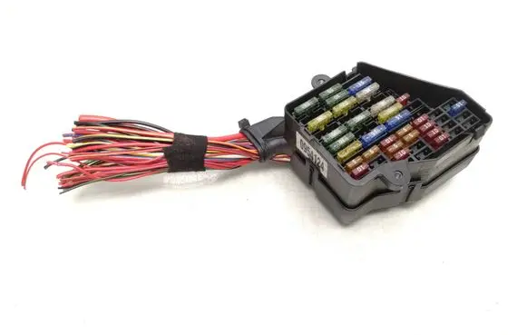 Audi A4 S4 B7 8E 8H Fuse module 8D2941824