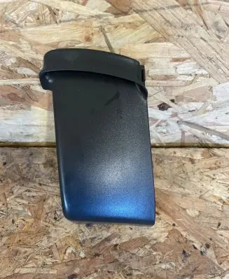 Volvo XC60 Seat belt trim 30721201