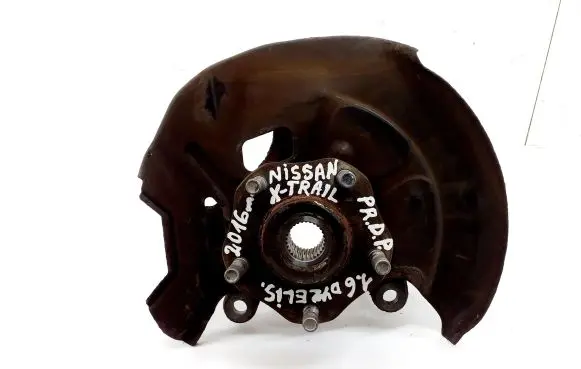 Nissan X-Trail T32 Front wheel hub