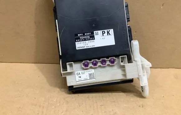 Toyota Prius (XW50) Comfort/convenience module 8922147451 8273047530 2381002680