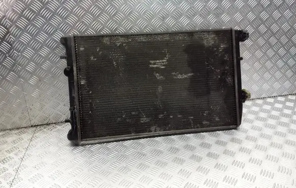 Volkswagen Polo Radiator set 06Q121253