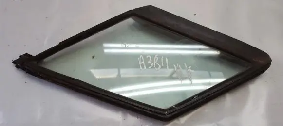Mazda 5 Front triangle window/glass 
