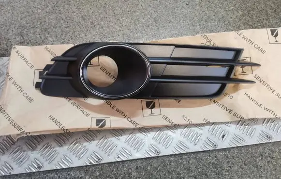 Audi A6 C7 Front fog light trim/grill 4G0807682H