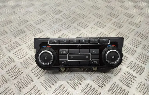Volkswagen Tiguan Climate control unit 5K0907044BT