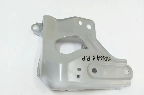 Tesla Model Y Fender mounting bracket 148749200A