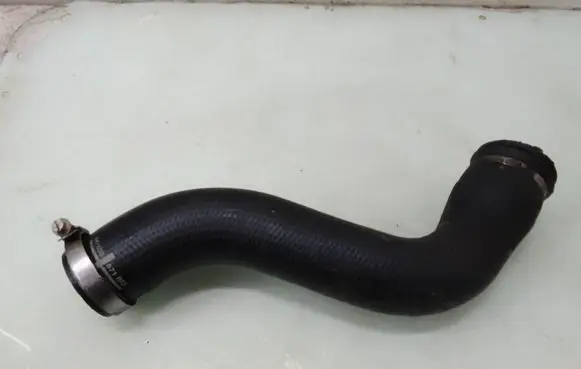 Citroen C5 Intercooler hose/pipe 9683957180