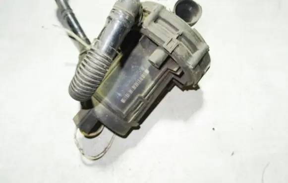 Audi A6 S6 C5 4B Secondary air pump 078906601D