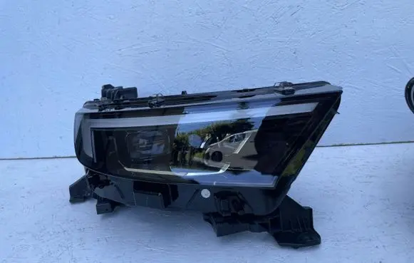 Opel Mokka B Headlight/headlamp 9834016880