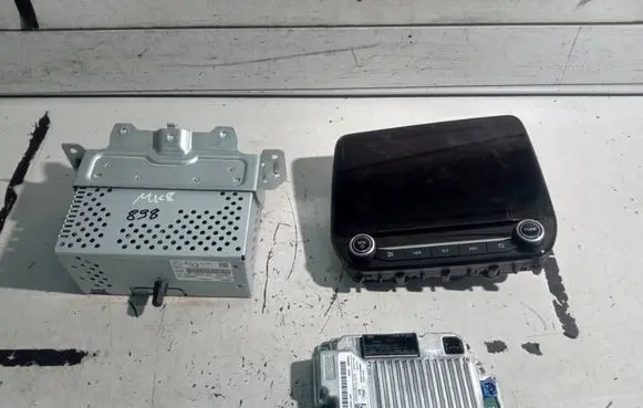 Ford Fiesta Radio/CD/DVD/GPS head unit H1BT18K810LNR K1BT18B955FD LU5T14G371GMF