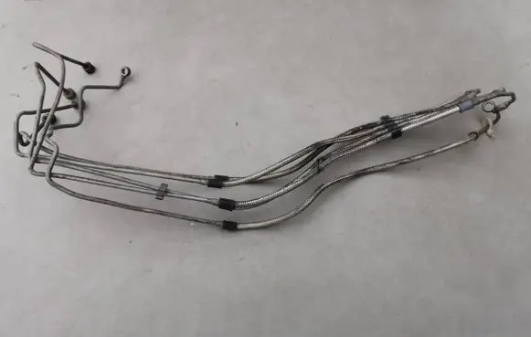 Audi 80 90 B3 Fuel injector supply line/pipe 