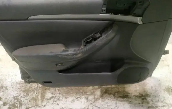 Toyota Avensis T250 Front door card panel trim 