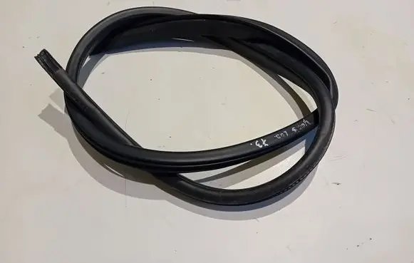 Toyota Yaris Front door rubber seal