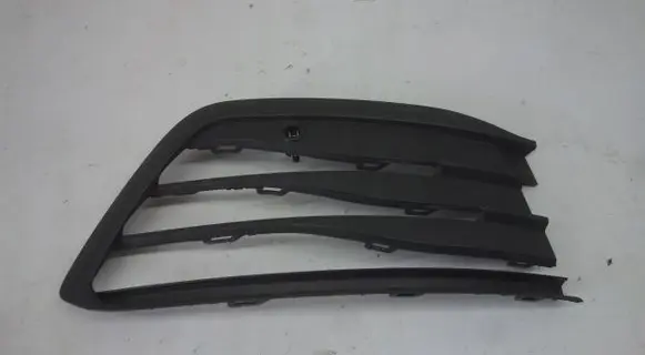 Volkswagen Golf VIII Front bumper lower grill 5H0853666J