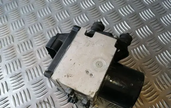 Volkswagen PASSAT B6 ABS Pump 3C0614109AF