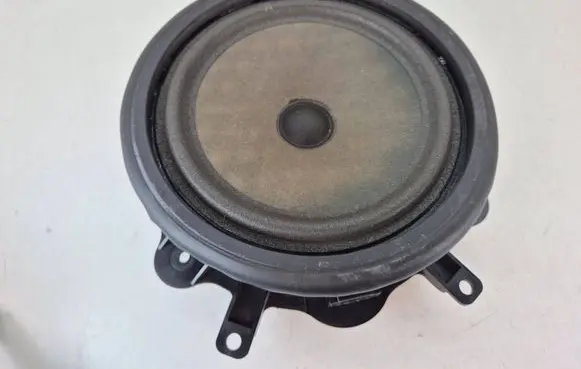 Audi A3 S3 A3 Sportback 8P Front door speaker 8P0035411B 7606500214