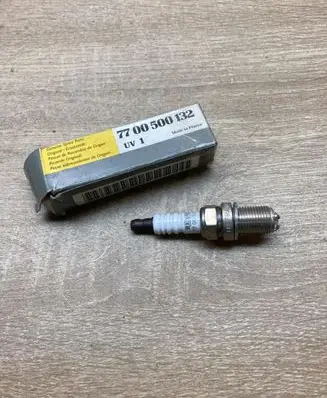 Renault Sport Spider Spark plug 7700500132