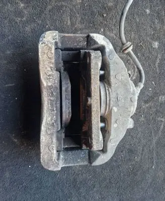 BMW 5 E60 E61 Front brake caliper 6030324