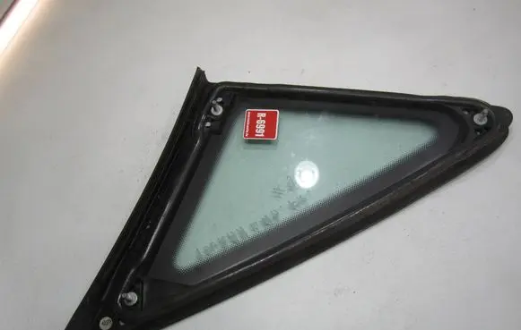 Volkswagen Touran I Front triangle window/glass 1T0845412