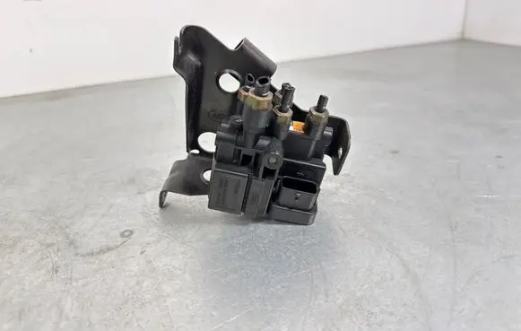Land Rover Range Rover Velar Air suspension valve block JPLA5B710AC