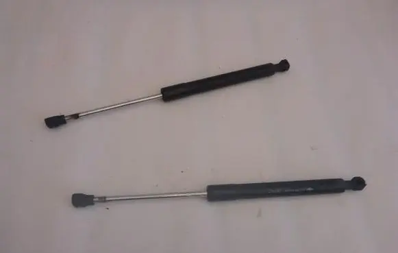 Peugeot 2008 I Tailgate strut 