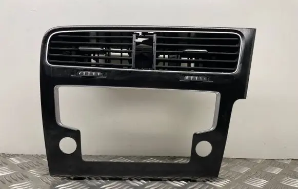 Dash center air vent grill