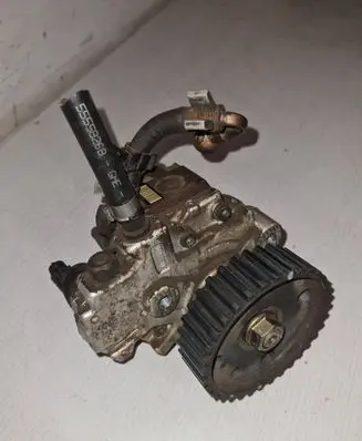 Opel Astra H Fuel injection high pressure pump 0445010086 8973279241