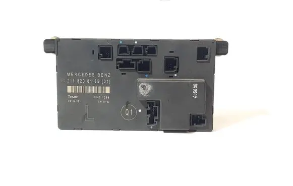 Mercedes-Benz E W211 Door control unit/module 2118208185