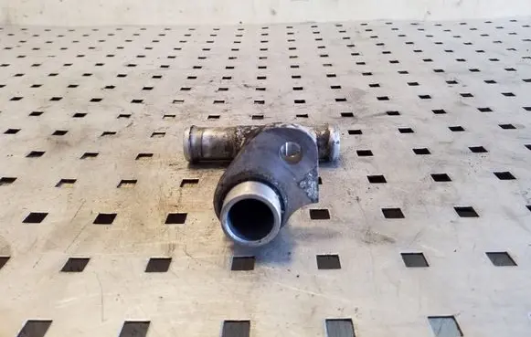 Volkswagen Transporter - Caravelle T4 Engine coolant pipe/hose 074121145B