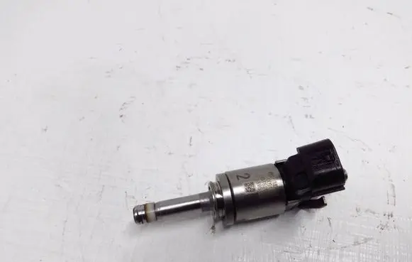 Mazda CX-3 Fuel injector PE0113250B