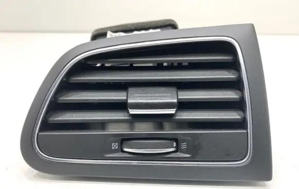 Renault Megane IV Dashboard side air vent grill/cover trim 687600666R