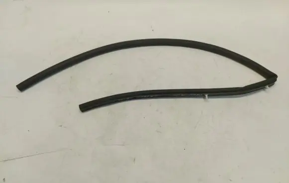 Toyota Yaris Cross Wiper trim