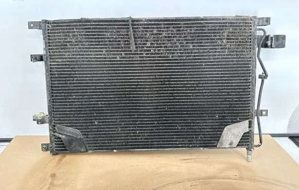 Volvo XC70 A/C cooling radiator (condenser) 