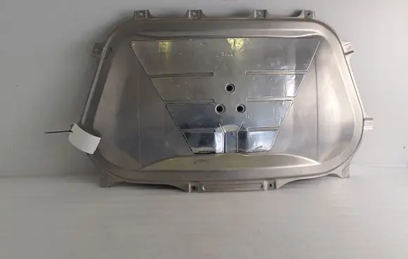 Engine bonnet/hood sound/heat insulation