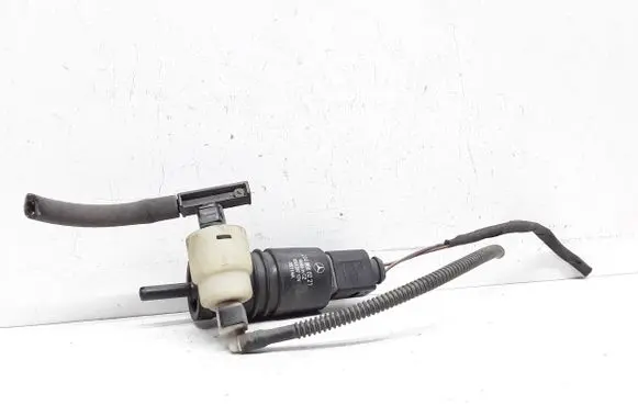Mercedes-Benz E W212 Windscreen/windshield washer pump 2048660221