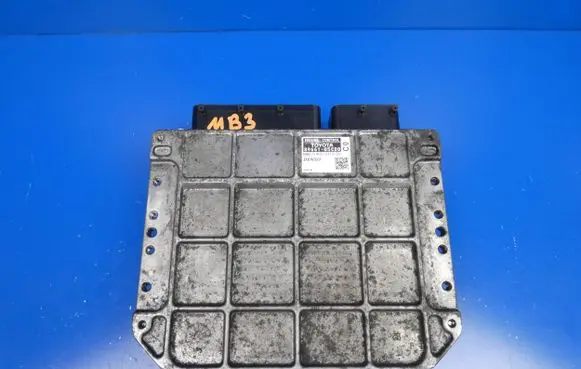 Toyota Avensis T270 Engine control unit/module ECU 89661-05C00 MB2754002410