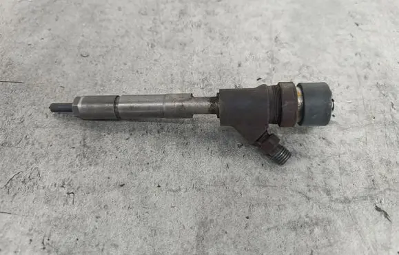 Toyota Yaris Fuel injector 