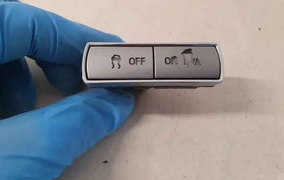 Traction control (ASR) switch