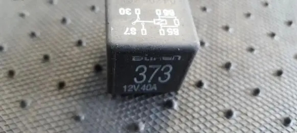 Volkswagen PASSAT B5.5 Other relay 8D0951253A 373