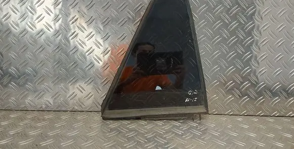 Rear vent window glass