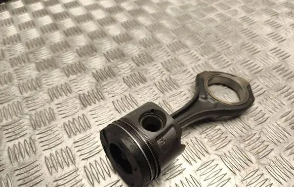 Mercedes-Benz C W204 Piston with connecting rod 72579
