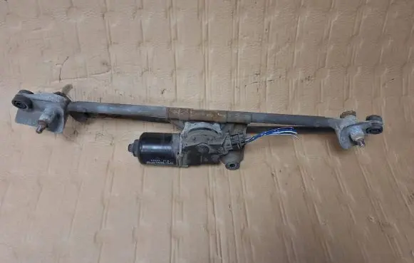 Lexus IS 200-300 Front wiper linkage and motor 8511053030 1592003900