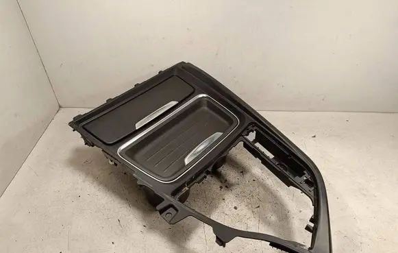 BMW 4 F32 F33 Cup holder front 82197007